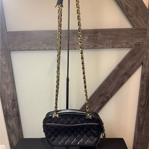 CHANEL Handbags - Vintage CHANEL Double Chain Matelasse Quilted Bag